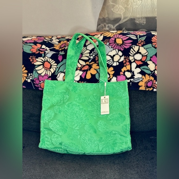 Beautiful Green 🌿 Terrycloth Urban Expressions Tote Bag💚 - Picture 1 of 5